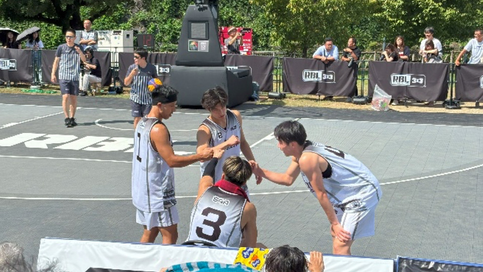 ファイティングイーグルス