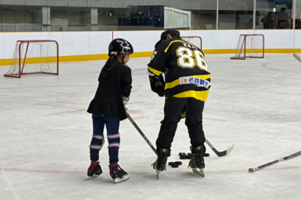 名古屋オルクスによるアイスホッケー体験教室